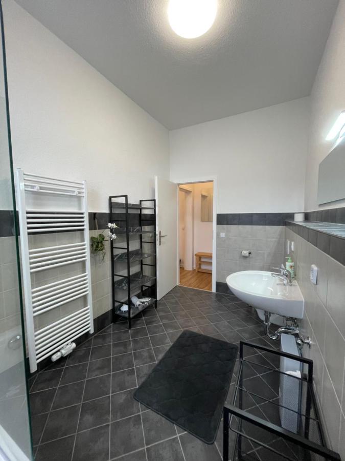 Lucky Stays Ls07 - Vollausstattung - Zentrum - Aufzug - Grosse Kueche - 2 Zimmer - Smart-Tv Maagdenburg Buitenkant foto